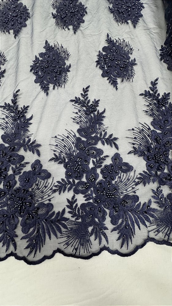 Tule Bordado com pedrarias,azul marinho largura 130 cm composição 100% Poliamida.