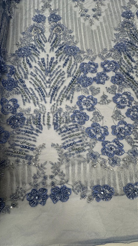Tule Bordado 3D com pedrarias,azul serenity largura 130 cm composição 100% Poliéster.