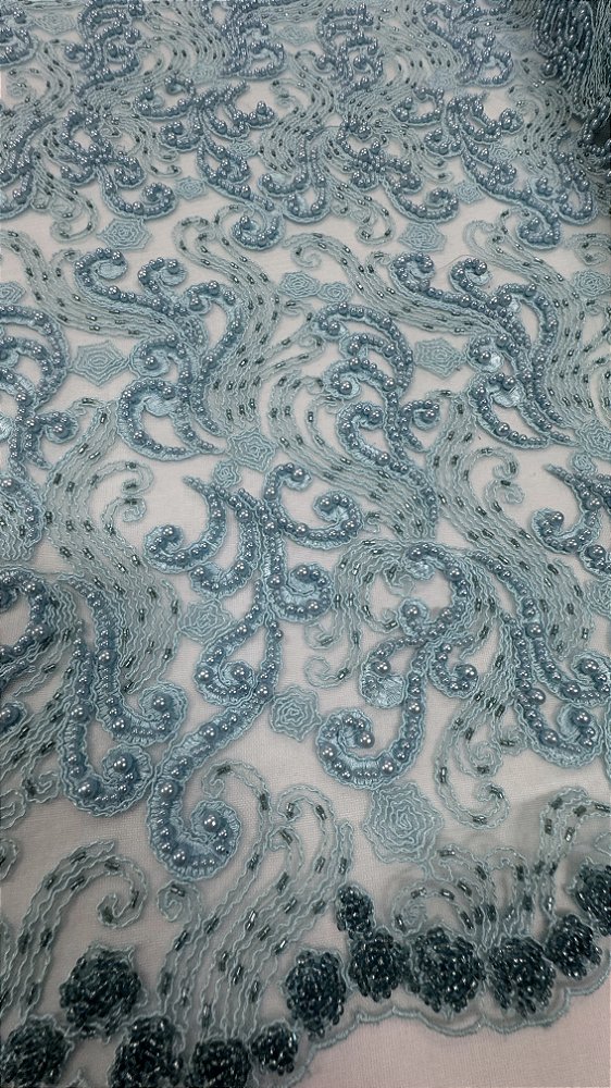 Tule bordado com pedrarias,azul Tiffany largura 130 cm composição 100% Poliéster.