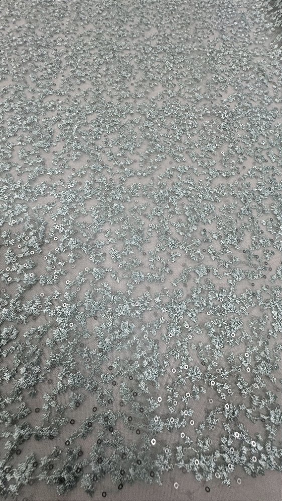 Tule bordado com paetês,verde agua largura 130 cm composição 100% Poliéster.