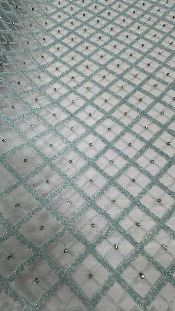 Tule bordado com pedrarias,verde agua largura 130 cm composição 100% Poliéster.