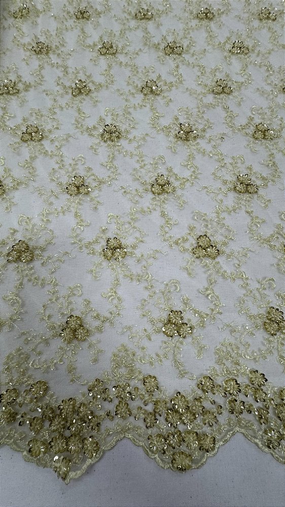 Tule bordado com  pedrarias,dourado 130 cm composição 100% Poliéster.