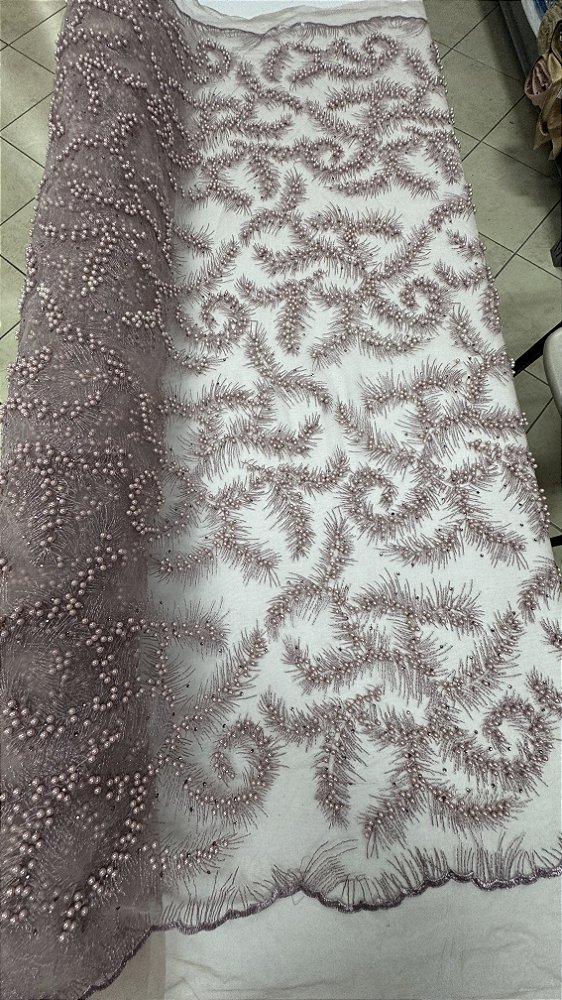 Tule bordado com pedrarias,rose 130 cm composição 100% Poliamida.
