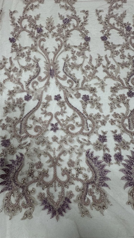 Tule bordado com pedrarias,Nude 130 cm composição 100% Poliamida.