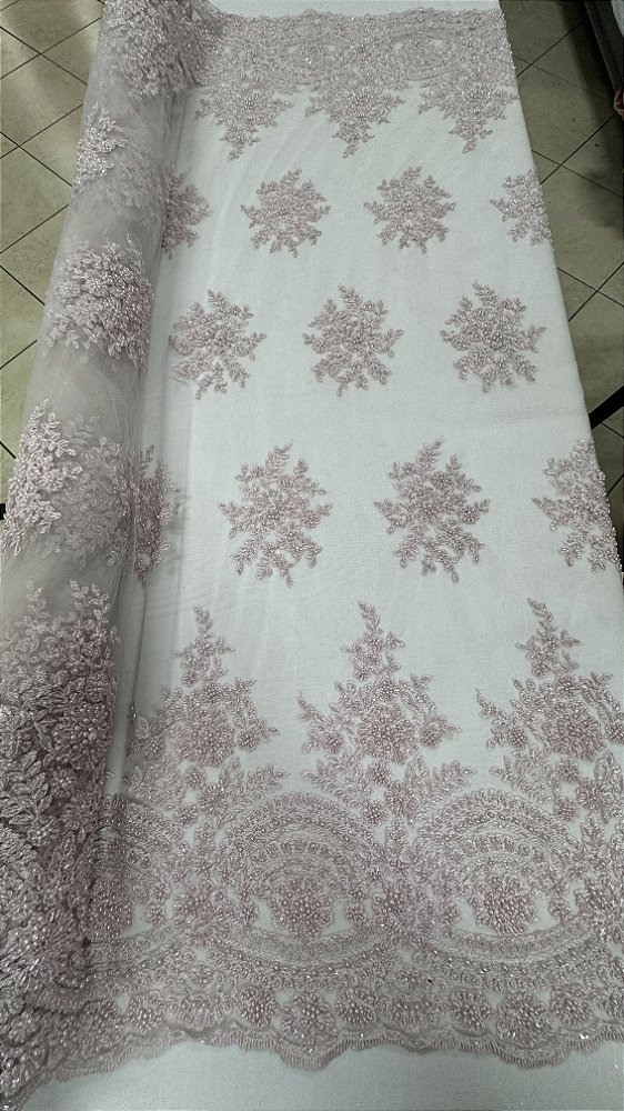 Tule bordado com pedrarias,Rosa Bebê 130 cm composição 100% Poliamida.