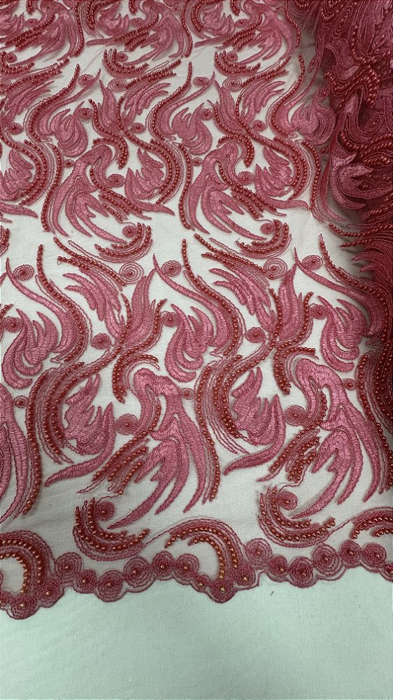 Tule bordado com pérolas,Rosa chiclete 130 cm composição 100% Poliamida.