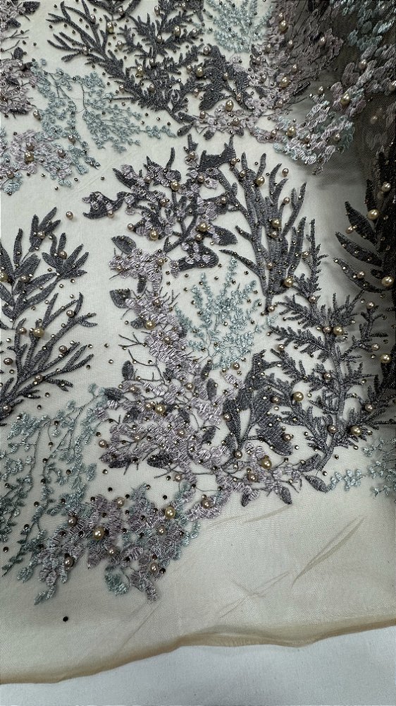 Tule bordado com pedrarias,nude,azul e cinza  130 cm composição 100% Poliamida.