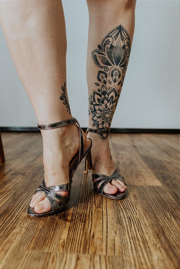Sandália Gisele | Couro carbono