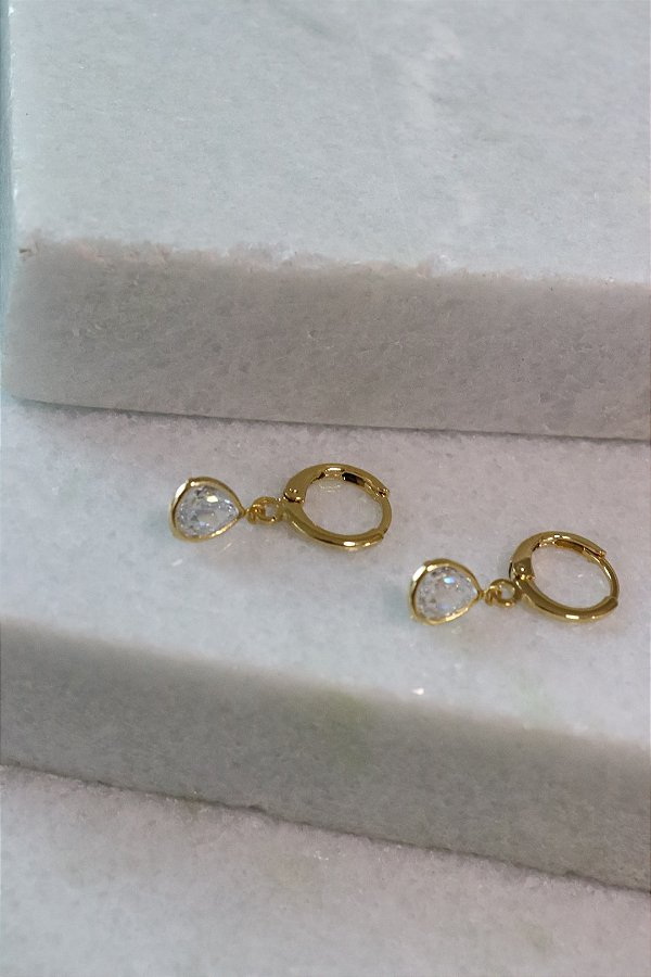 Argola ponto luz gota • folheado a ouro