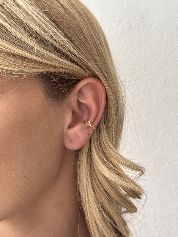 Piercing cruz • folheado a ouro