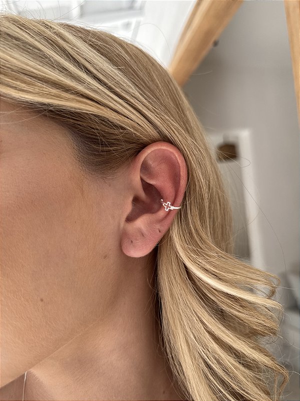 Piercing cruz • folheado a prata