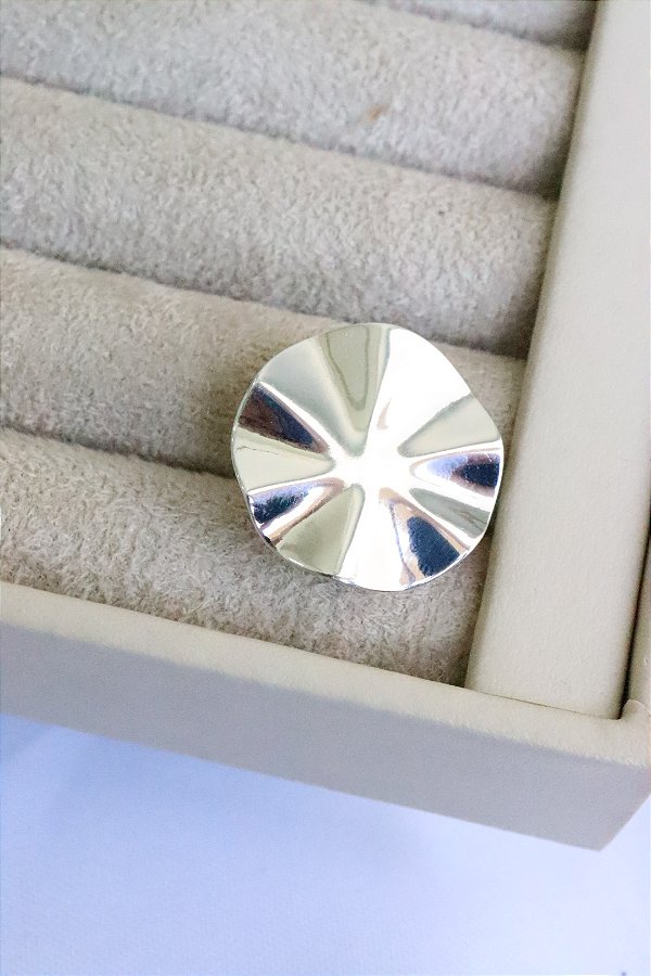 Anel martelado grande • folheado a prata