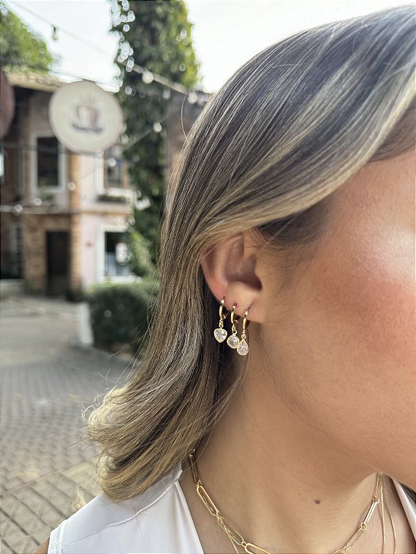 Argola pingente zircônia • folheado a ouro