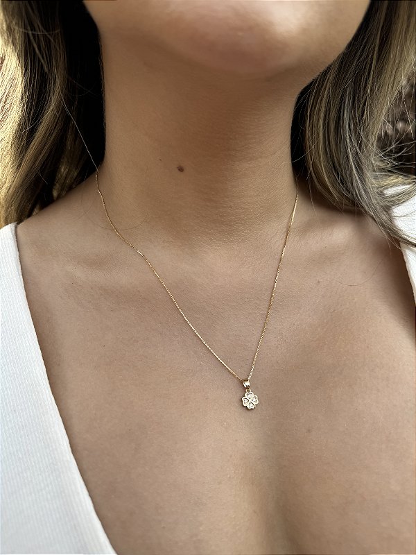 Colar trevo cristal • folheado a ouro