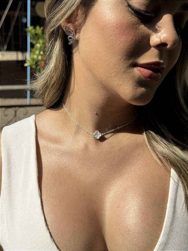 Choker 1 trevo branco • folheado a prata