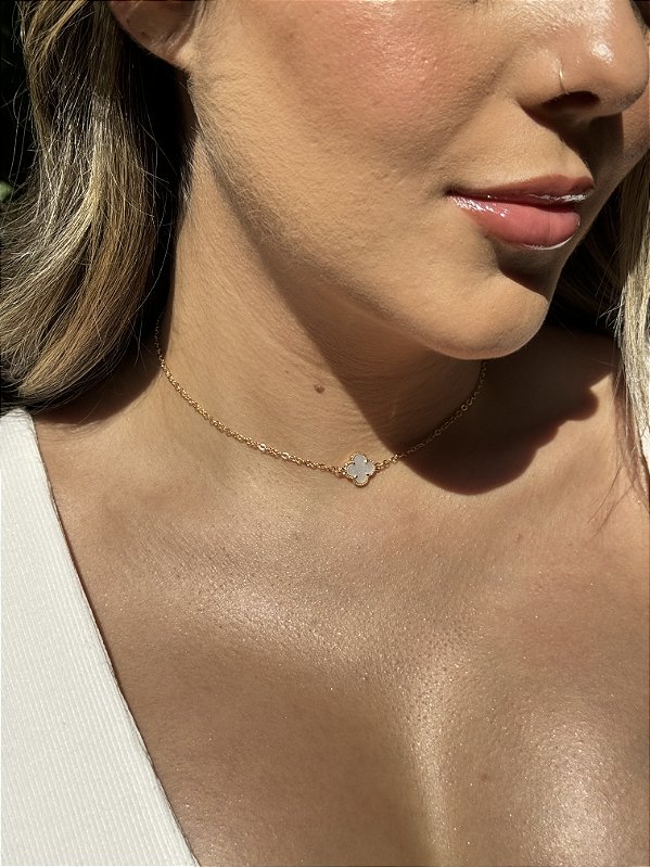 Choker 1 trevo branco • folheado a ouro