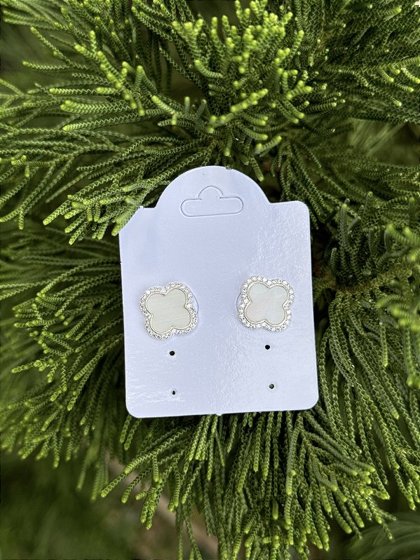 Brinco trevo madrepérola • folheado a prata