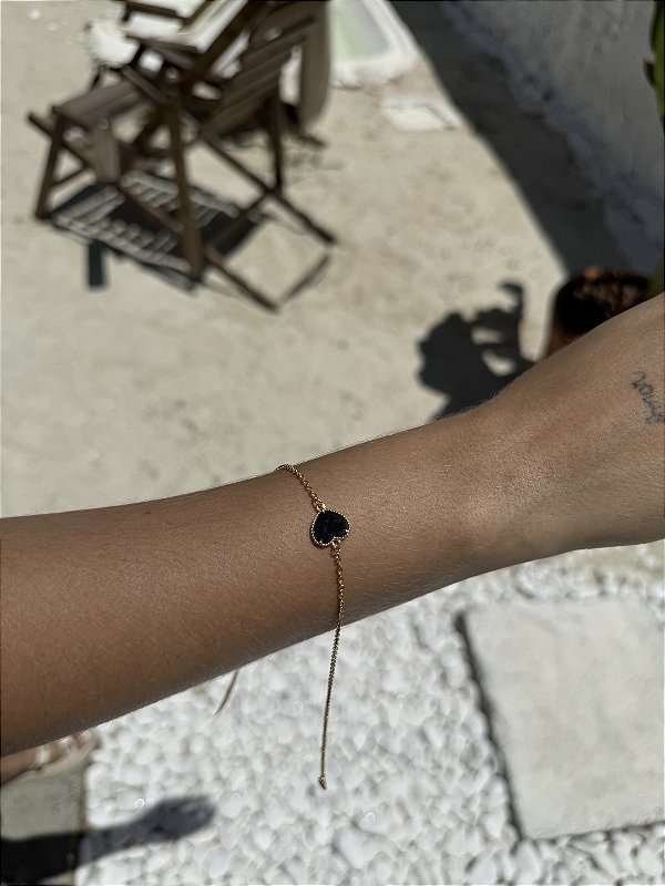 Pulseira coração preta • folheado a ouro