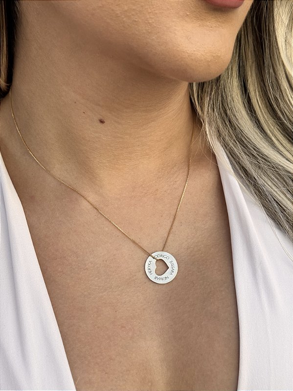 Colar medalha coração vazado • personalizado
