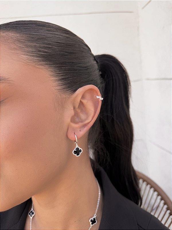 Argola trevo preto chaton • folheado a ouro