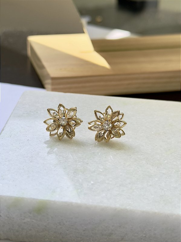 Brinco flor navete • folheado a ouro