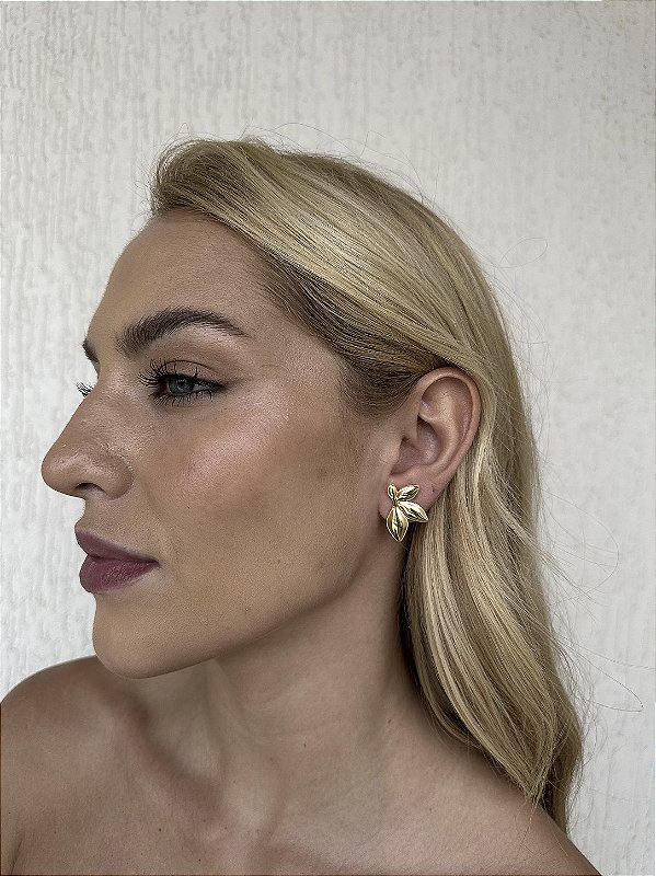 Brinco florais • folheado a ouro