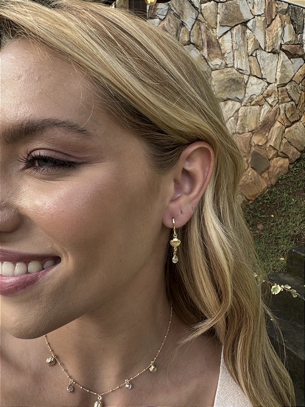 Argola concha brilho • folheado a ouro