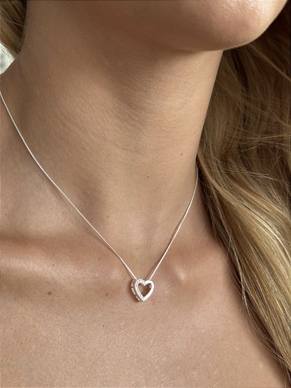 Colar coração metade zircônia • folheado a prata