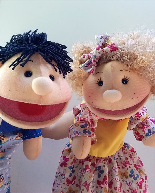 Casal de fantoches menino e menina