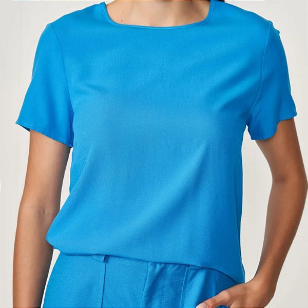 BLUSA COLCCI MANGA CURTA AZUL CELESTE VISCOSE FEMININA