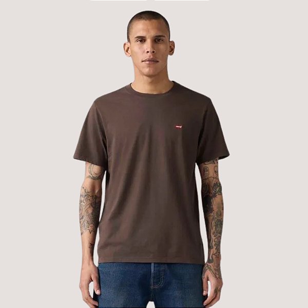 CAMISETA LEVIS MANGA CURTA MARROM COMFORT ALGODÃO MASCULINA