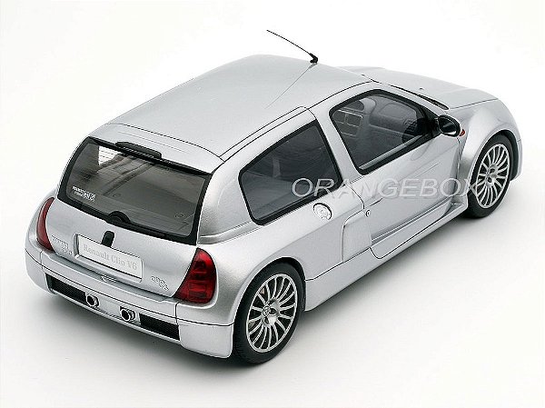 Renault Clio V6 Phase 1 2001 1:18 OttOmobile Prata