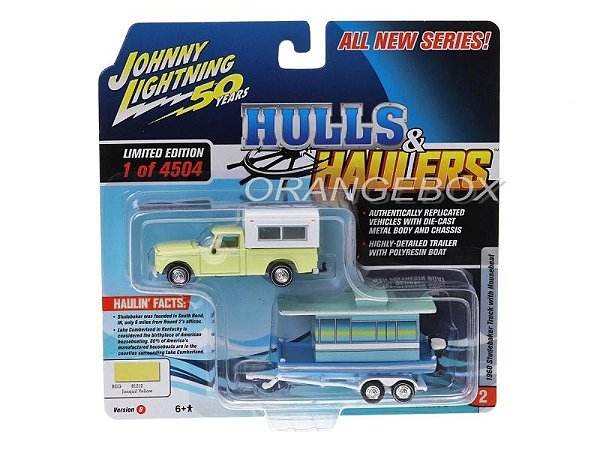 Studebaker Truck 1960 + Carreta Hulls & Haulers R2 Version B 1:64 Johnny Lightning