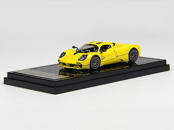*** PRÉ-VENDA *** Pagani Utopia Coupe 1:64 LCD Models Amarelo