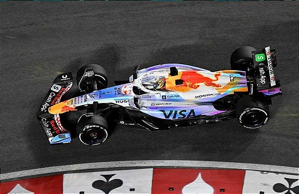 Fórmula 1 Racing Bulls VCARB 02 Visa Cash App Isack Hadjar GP Las Vegas 2025 1:18 Spark
