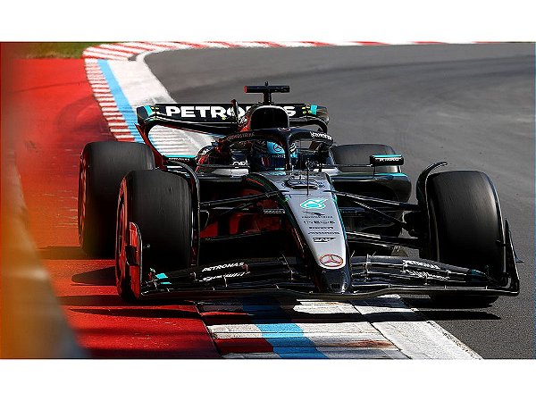 Fórmula 1 Mercedes W16 AMG PETRONAS F1 Team Winner G. Russell GP Canadá 2025 1:18 Spark