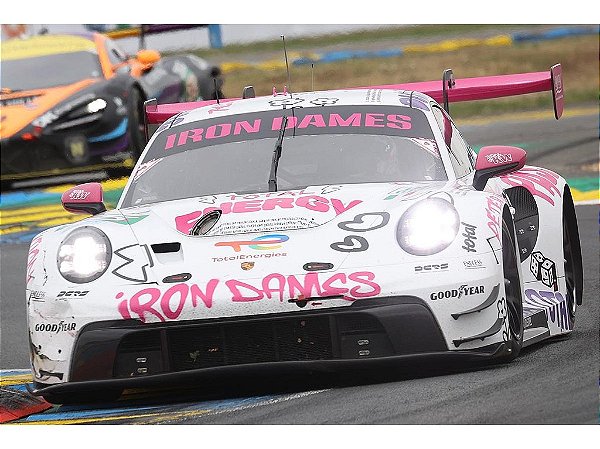 Porsche 911 GT3 R LMGT3 No.85 IRON DAMES 24Hs Le Mans 2025 1:64 Spark