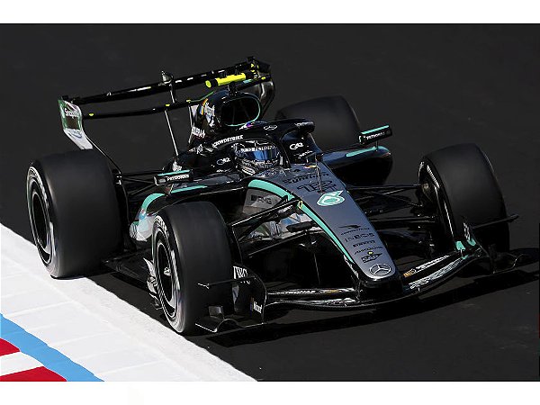*** PRÉ-ORDER *** Fórmula 1 Mercedes AMG PETRONAS F1 Team W17 K.Antonelli c/ Figura GP Japão 2026 1:18 Spark