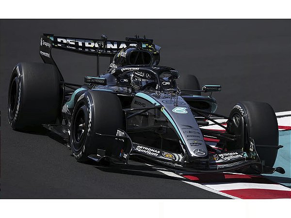 *** PRÉ-ORDER *** Fórmula 1 Mercedes AMG PETRONAS F1 Team W17 George Russell GP Japão 2026 1:64 Spark