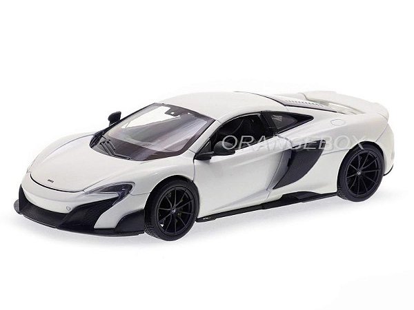McLaren 675LT Coupe1:24 Welly Branco