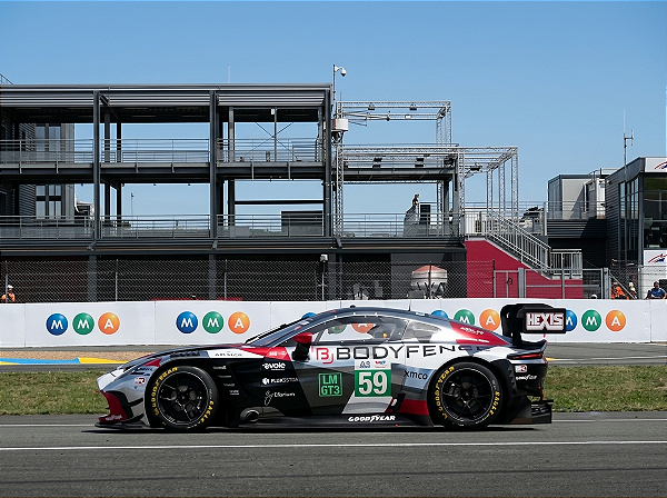 *** PRÉ-ORDER *** Aston Martin Vantage AMR LMGT3 SPIRIT OF LEMAN 24Hs Le Mans 2026 1:64 Spark QTD3