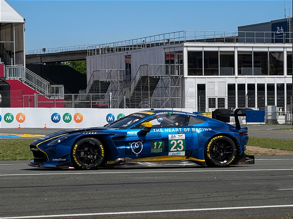 *** PRÉ-ORDER *** Aston Martin Vantage AMR LMGT3 E. BARRICHELLO 24Hs Le Mans 2026 1:64 Spark QTD3