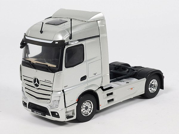*** PRÉ-ORDER *** Mercedes-Benz Actros L 2024 1:43 Solido Prata