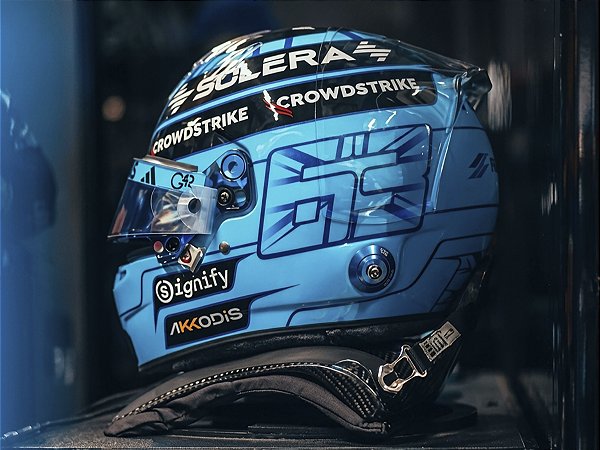 Capacete Mercedes AMG Petronas F1 Team George Russell GP British 2026 1:5 Spark