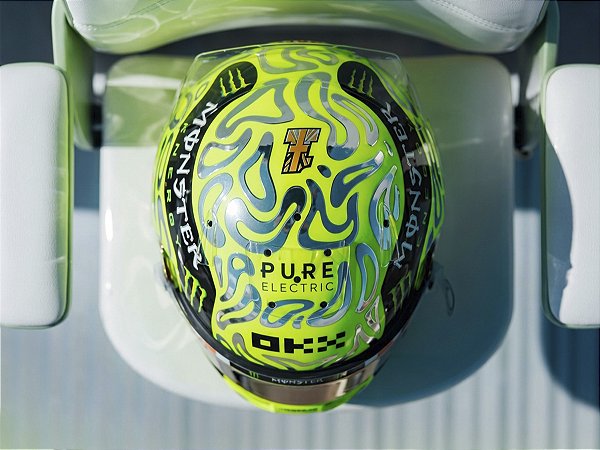 Capacete McLaren Mastercard F1 Team Lando Norris GP British 2026 1:5 Spark