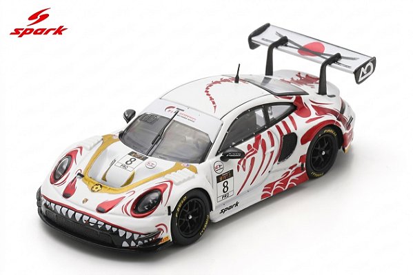 *** PRÉ-ORDER *** Porsche GT3 R No.8 AO Racing Winner Suzuka 1000km 2028 1:18 Spark QTD2