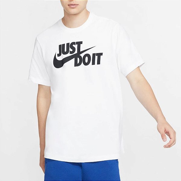 Camiseta Nike Sportswear Branco   AR5006-100