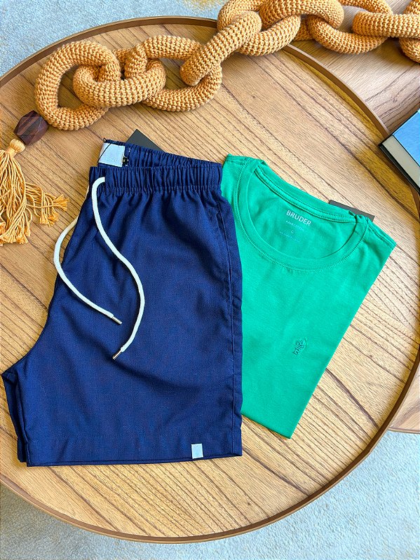 Kit Shorts Linho Marinho + Camiseta Cotton Pima Verde Bruder