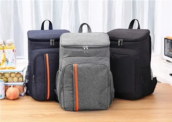 Mochila Térmica Cooler Bebidas Viagem Unissex Impermeável Cor Preto