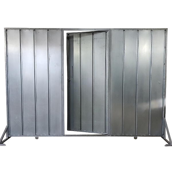 Portão de Correr Frisado Vertical Com Social Acoplado